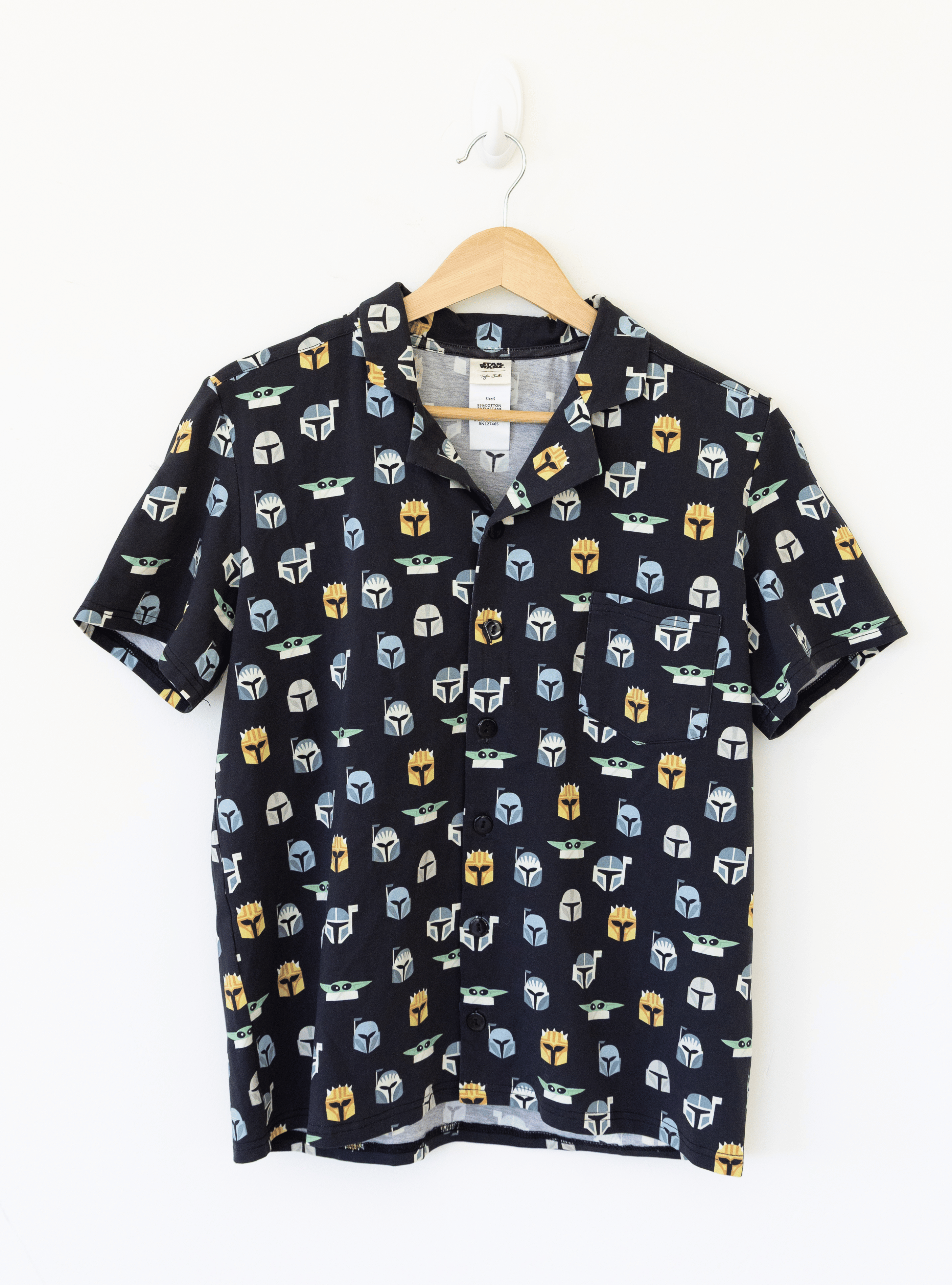 PREORDER -Star Wars Mandalorian Button-Down Men’s Tee