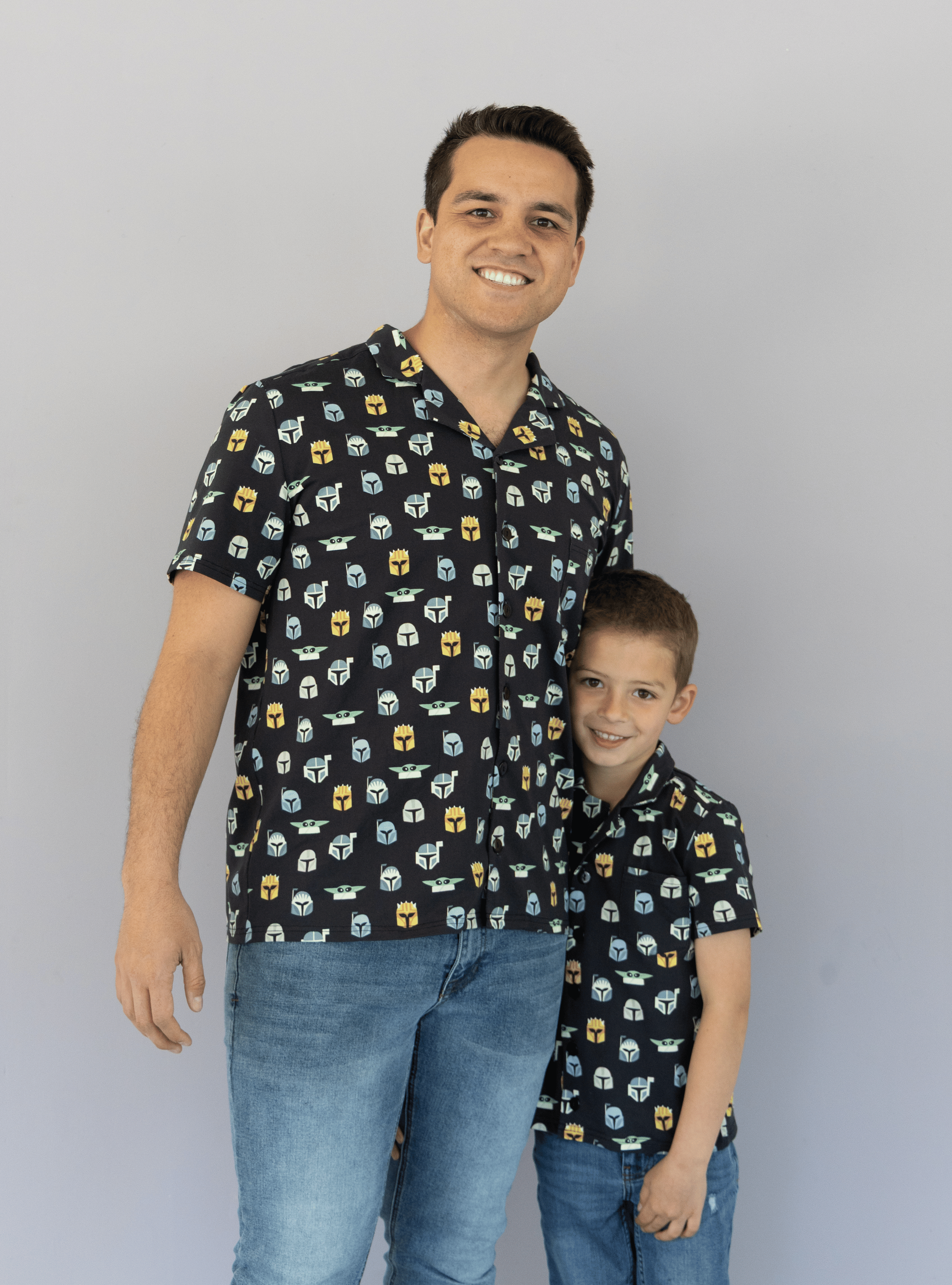 PREORDER -Star Wars Mandalorian Button-Down Men’s Tee